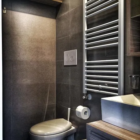 Dante Suites *